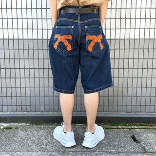 エボリューション(EVOLUTION)のUS古着 エボリューション EVOLUTION IN DESIGN デニム ショートパンツ 刺繍 ひざ下 Y2K サイズ：W34 インディゴ 濃紺 【中古】(スラックス/スーツパンツ)