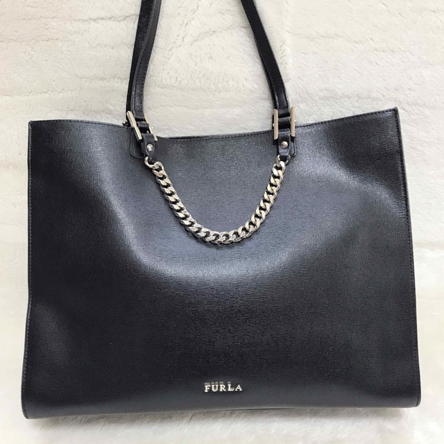 Furla(フルラ)のFURLA フルラ マギー サフィアーノレザー トートバッグ ブラック チェーン レディースのバッグ(トートバッグ)の商品写真