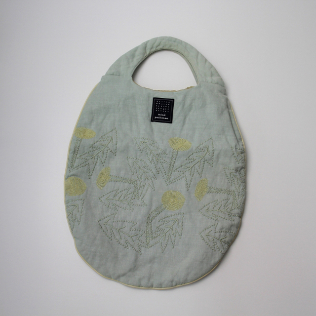 mina perhonen ミナペルホネン tanpopo 刺繍 エッグバッグ/サックスブルー egg bag【2400013319089】