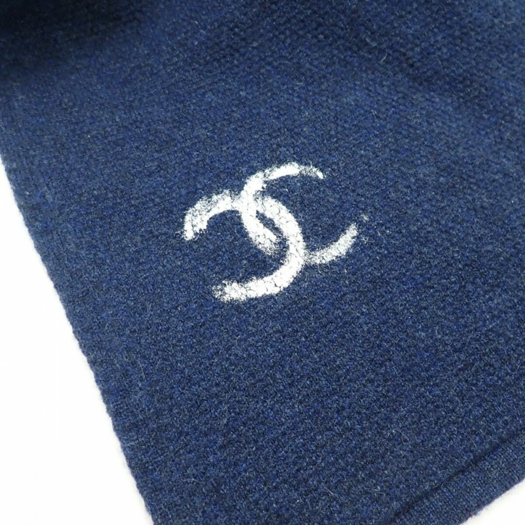 CHANEL(シャネル)の【中古】【Aランク】CHANEL シャネル フード付き マフラー カシミヤ100％ ネイビー カジュアル ギフト オシャレ 可愛い【ISEYA】 レディースのファッション小物(バンダナ/スカーフ)の商品写真