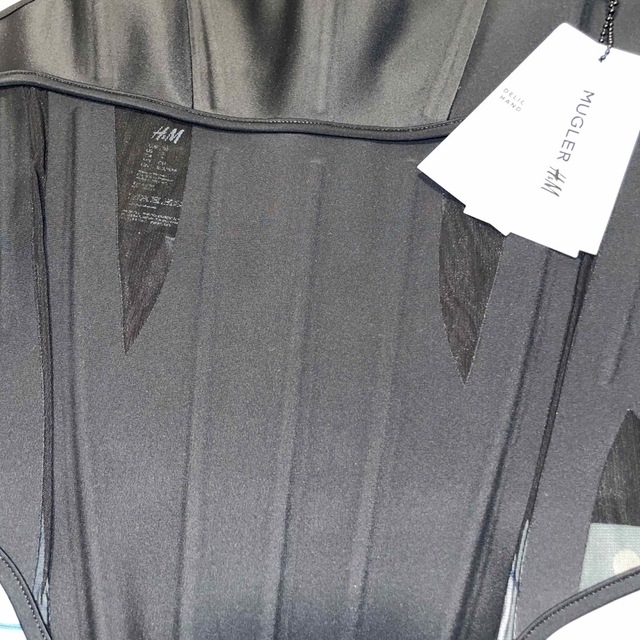 新作からSALEアイテム等お得な商品満載 Mugler サイズ38 H&M