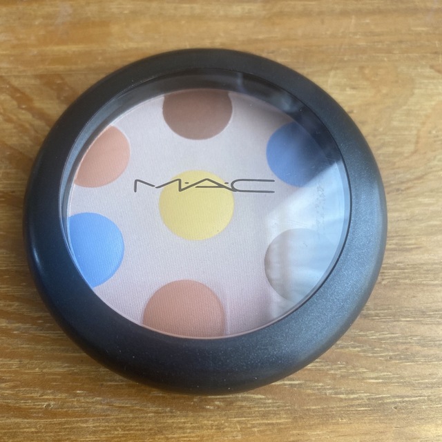 MAC(マック)のM・A・C 限定フェイスパウダー コスメ/美容のベースメイク/化粧品(フェイスパウダー)の商品写真