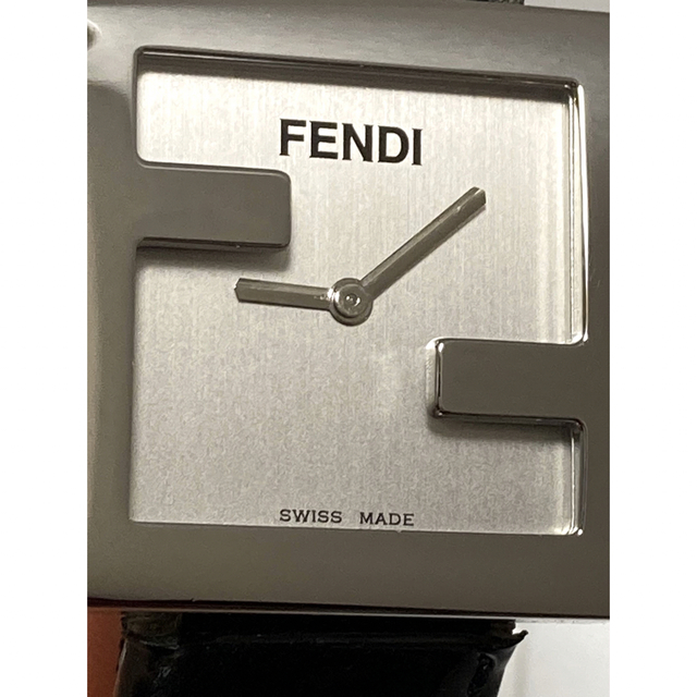 美品　FENDI フェンディ　電池新品　純正ベルト　ユニセックスサイズ　男女兼用
