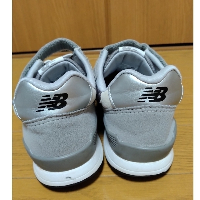 New Balance(ニューバランス)のnew balanceニューバランス　YV996 22.5cmジュニア キッズ/ベビー/マタニティのキッズ靴/シューズ(15cm~)(スニーカー)の商品写真