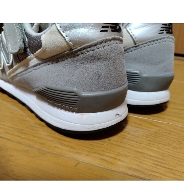 New Balance(ニューバランス)のnew balanceニューバランス　YV996 22.5cmジュニア キッズ/ベビー/マタニティのキッズ靴/シューズ(15cm~)(スニーカー)の商品写真