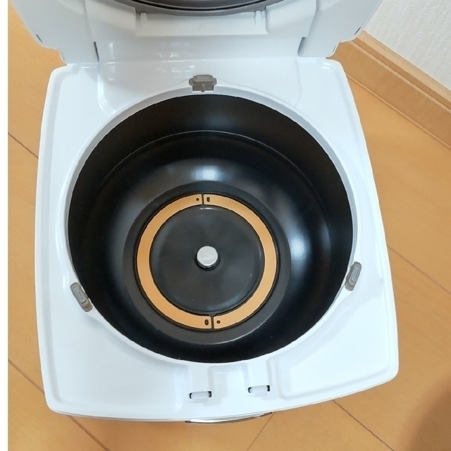 三菱電機 炊飯器（5.5合）NJ-VE108-W形 2019年製