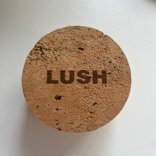 LUSH(ラッシュ)のLUSH コルクポット インテリア/住まい/日用品のキッチン/食器(容器)の商品写真