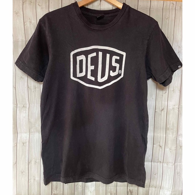 Deus ex Machina(デウスエクスマキナ)のデウスエクスマキナ Tシャツ 黒 DEUS EXMACHINA メンズのトップス(Tシャツ/カットソー(半袖/袖なし))の商品写真