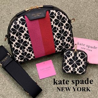 ケイトスペードニューヨーク(kate spade new york)の【1度のみ着用】ケイトスペード♠︎スペードフラワー ショルダーバッグ ポーチ付(ショルダーバッグ)