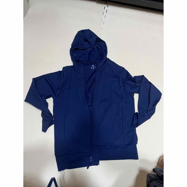 UNIQLO - 長袖UNIQLOAIRiSM 150センチ新品の通販 by あいかれんかママ
