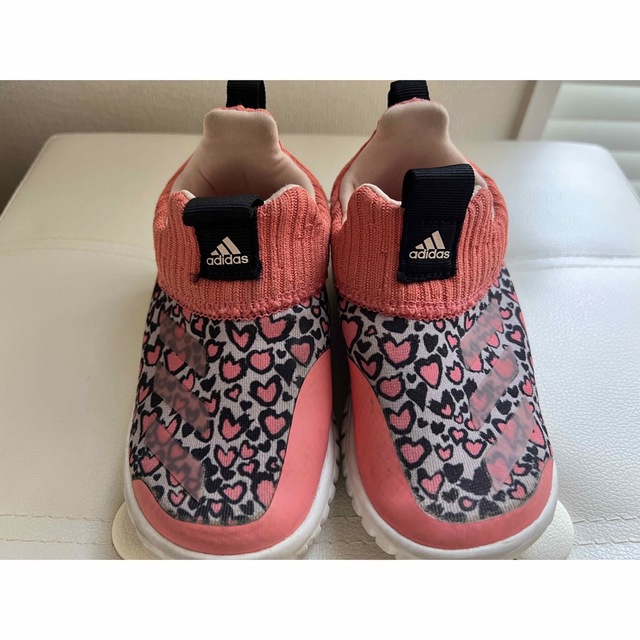 adidas(アディダス)のadidas スニーカー キッズ/ベビー/マタニティのキッズ靴/シューズ(15cm~)(スニーカー)の商品写真