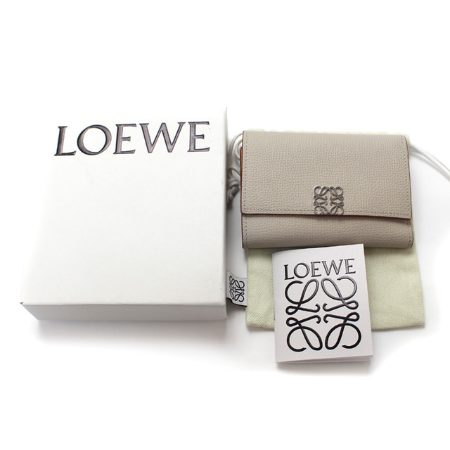 LOEWE(ロエベ)のLOEWE ロエベ アナグラム バーティカルウォレット スモール 三つ折り財布 ライトゴースト C821S33X01 レディース【中古】 レディースのファッション小物(財布)の商品写真