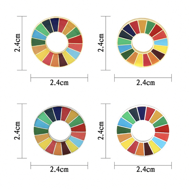 SDGsバッジ　ゴールドタイプ　新品一つ！ エンタメ/ホビーのアニメグッズ(バッジ/ピンバッジ)の商品写真