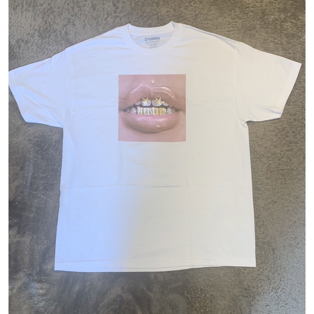 PLEASURES(プレジャー)のPLEASURES CAROL TEE メンズのトップス(Tシャツ/カットソー(半袖/袖なし))の商品写真