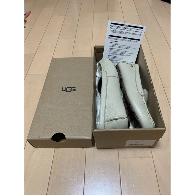 UGG(アグ)の★新品未使用★ UGG MILANAミラーナ　レザーローファー　1016767 レディースの靴/シューズ(ローファー/革靴)の商品写真