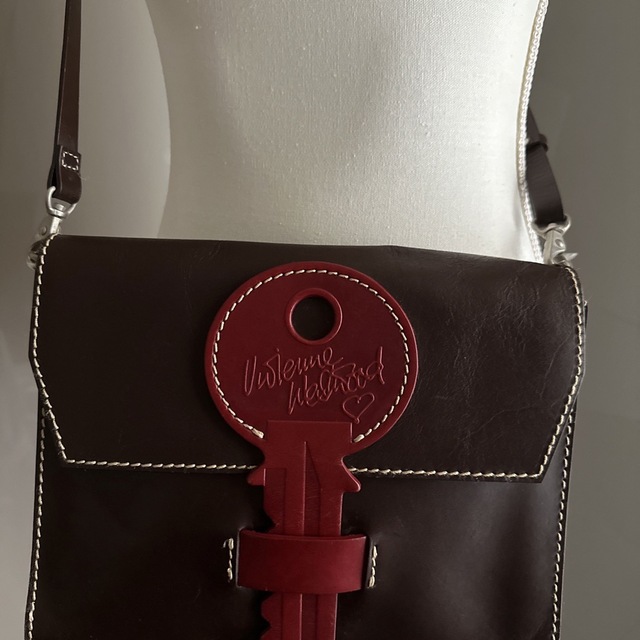 Vivienne Westwood(ヴィヴィアンウエストウッド)のヴィヴィアンウエストウッド 鍵モチーフ ショルダーバッグ 希少 廃盤 レディースのバッグ(ショルダーバッグ)の商品写真