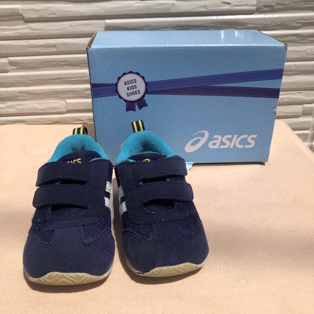 asics(アシックス)のASICS アイダホ BABY3  14cm ネイビー キッズ/ベビー/マタニティのベビー靴/シューズ(~14cm)(スニーカー)の商品写真