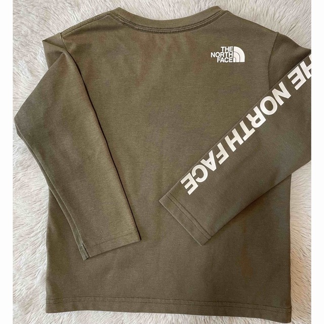 THE NORTH FACE(ザノースフェイス)のノースフェイス ロングスリーブTシャツ 110サイズ カーキ キッズ/ベビー/マタニティのキッズ服男の子用(90cm~)(Tシャツ/カットソー)の商品写真