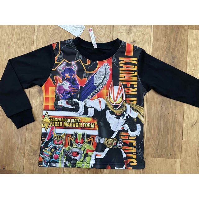 仮面ライダーギーツ　薄手　長袖　パジャマ　上下セット　100cm キッズ/ベビー/マタニティのキッズ服男の子用(90cm~)(パジャマ)の商品写真