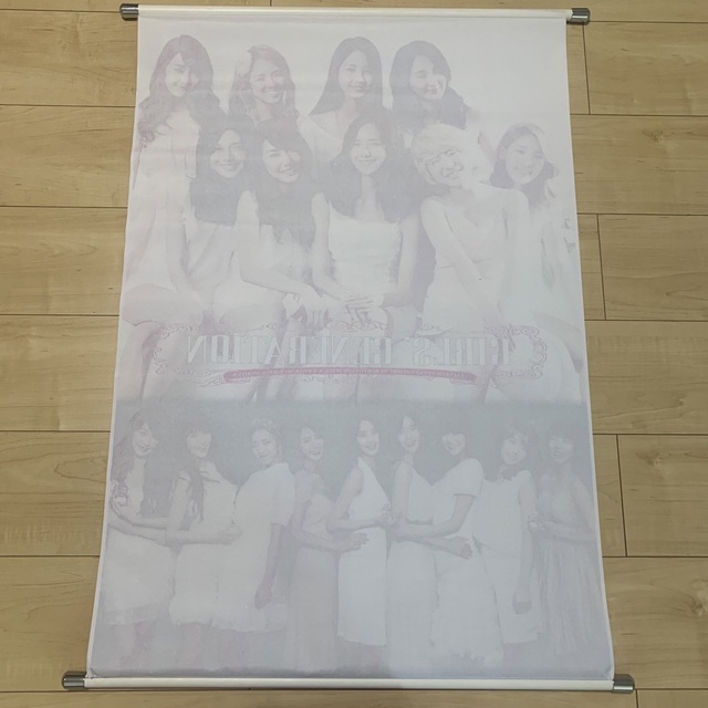少女時代(ショウジョジダイ)の少女時代 タペストリー 壁掛け 掛け軸 アイドル 韓国 K-POP グッズ エンタメ/ホビーのタレントグッズ(アイドルグッズ)の商品写真