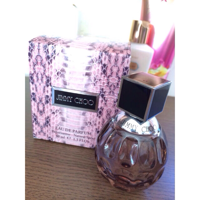 JIMMY CHOO(ジミーチュウ)のJIMMY CHOO♡香水 40ml コスメ/美容の香水(香水(女性用))の商品写真