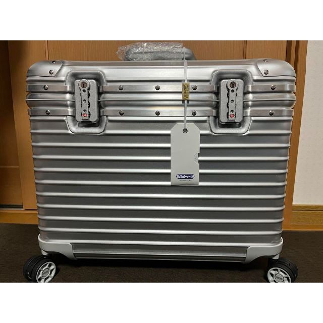 メーカー取寄せ 超レア!美品 未使用品 早い者勝ち! リモワ
