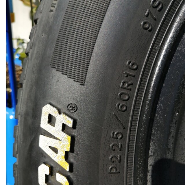 アイボリー×レッド タイヤのみGOOD YEAR NASCAR 225/60R16 4本