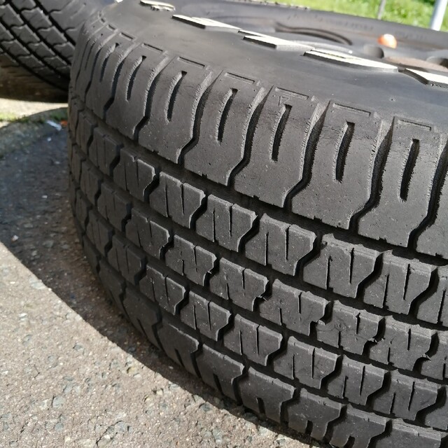 アイボリー×レッド タイヤのみGOOD YEAR NASCAR 225/60R16 4本