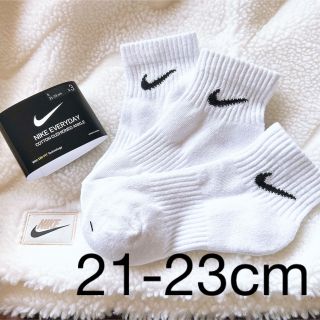 ナイキ(NIKE)のNIKE ソックス　21-23cm 3足組 ナイキ　靴下(ソックス)