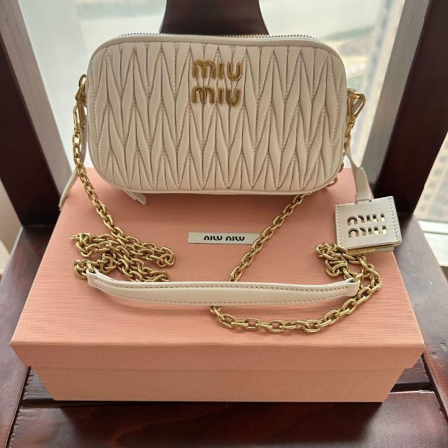 miumiu - マテラッセレザー ミニバッグ ミニショルダーの通販 by すが