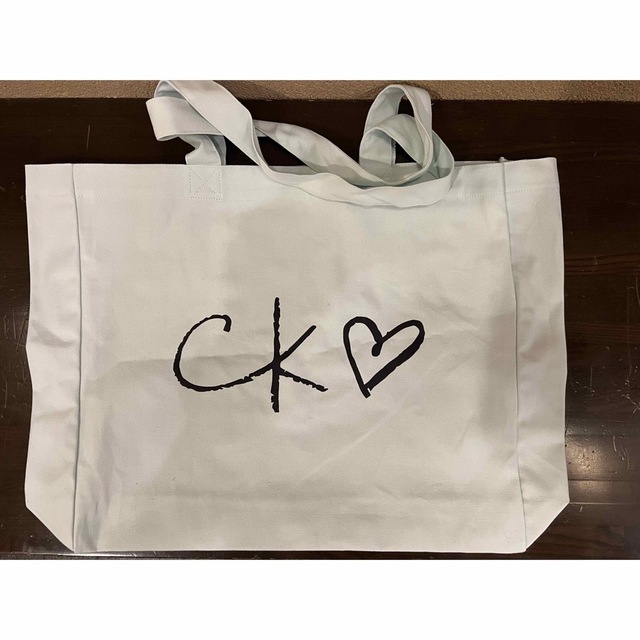 Calvin Klein(カルバンクライン)のJennie for Calvin Klein ノベルティ トートバッグ レディースのバッグ(トートバッグ)の商品写真