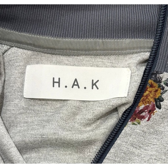 H.A.K(ハク)のH.A.K☆フラワープリント トラックジャケット レディースのトップス(その他)の商品写真