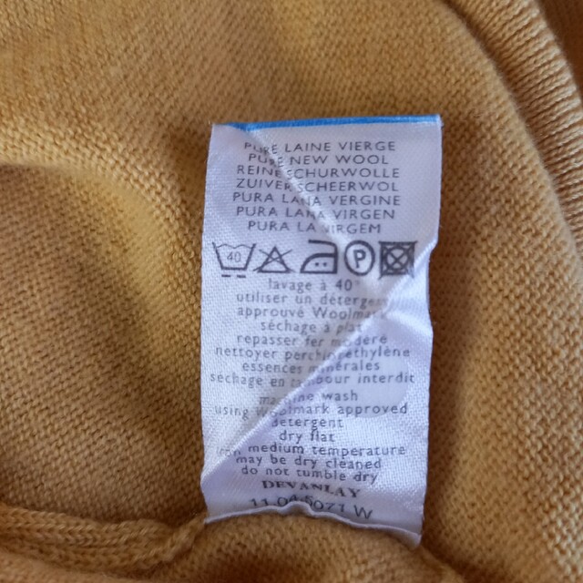 LACOSTE(ラコステ)のラコステ　Vネック　ウールセーター　刺繍ロゴ　マスタード　4 メンズのトップス(ニット/セーター)の商品写真