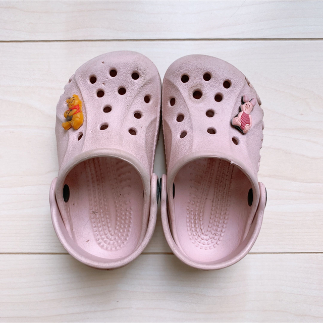 crocs(クロックス)のクロックス 12〜13㎝ ピンク 女の子 キッズ/ベビー/マタニティのベビー靴/シューズ(~14cm)(サンダル)の商品写真