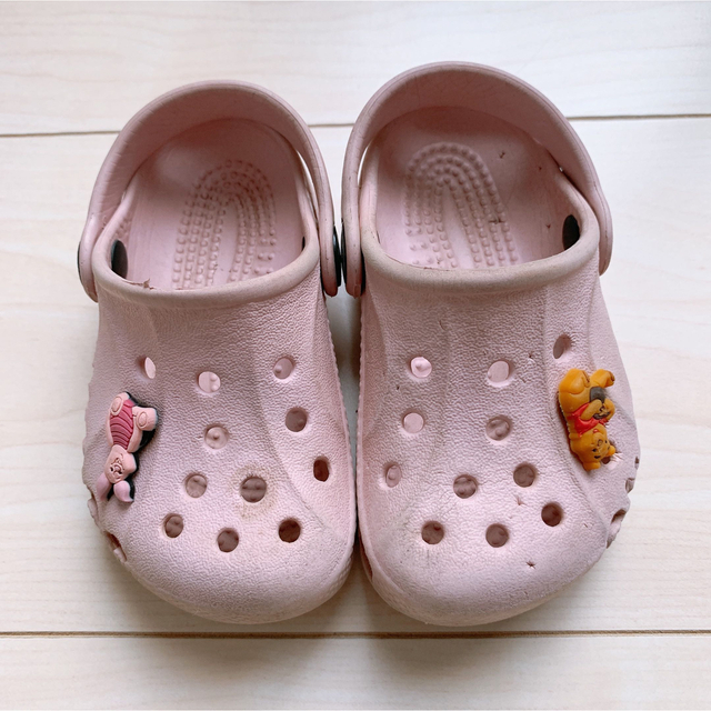 crocs(クロックス)のクロックス 12〜13㎝ ピンク 女の子 キッズ/ベビー/マタニティのベビー靴/シューズ(~14cm)(サンダル)の商品写真