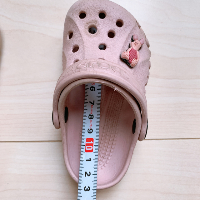 crocs(クロックス)のクロックス 12〜13㎝ ピンク 女の子 キッズ/ベビー/マタニティのベビー靴/シューズ(~14cm)(サンダル)の商品写真