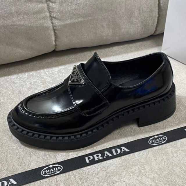 PRADA - ☆Prada プラダ トライアングルロゴ レザー ローファー