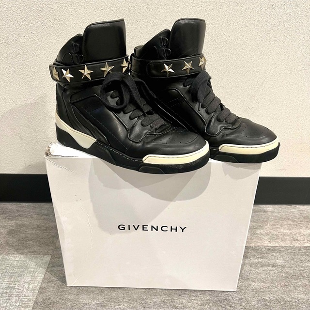 GIVENCHY(ジバンシィ)のGivenchy tyson スニーカー 本革 43 正規品 メンズの靴/シューズ(スニーカー)の商品写真