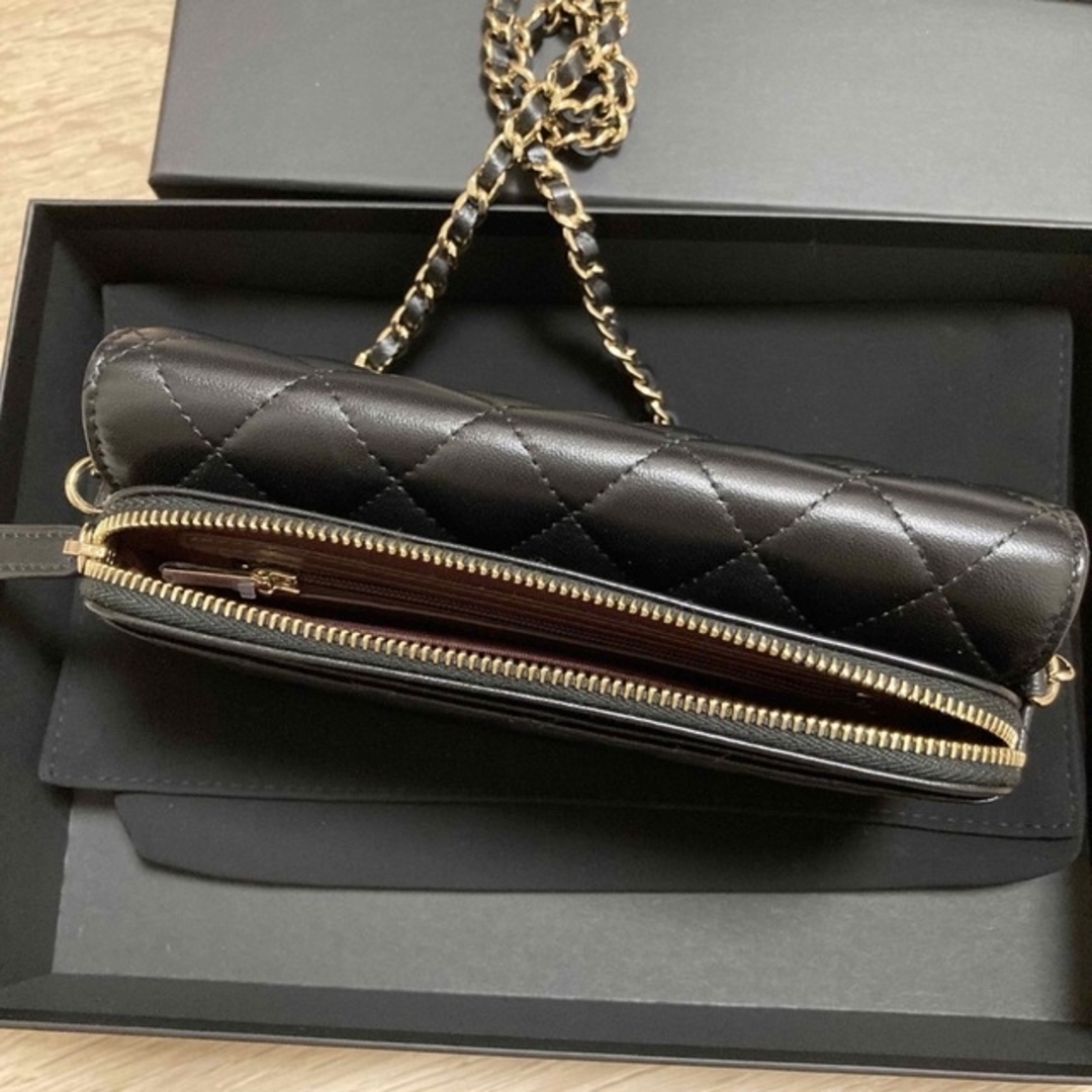 新品未使用級 CHANEL チェーンウォレット フォンケース