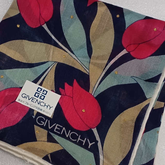 GIVENCHY(ジバンシィ)の値下げ📌ジバンシィ☆ハンカチ🌷 レディースのファッション小物(ハンカチ)の商品写真