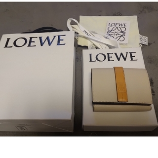 ロエベ(LOEWE)のLOEWE   三つ折り財布 トライフォールド コンパクトウォレット アナグラム(財布)