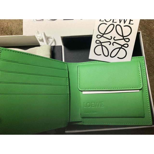 LOEWE(ロエベ)のロエベ LOEWE 折りたたみ財布 メンズ グリーンロゴバイフォールドウォレット レディースのファッション小物(財布)の商品写真