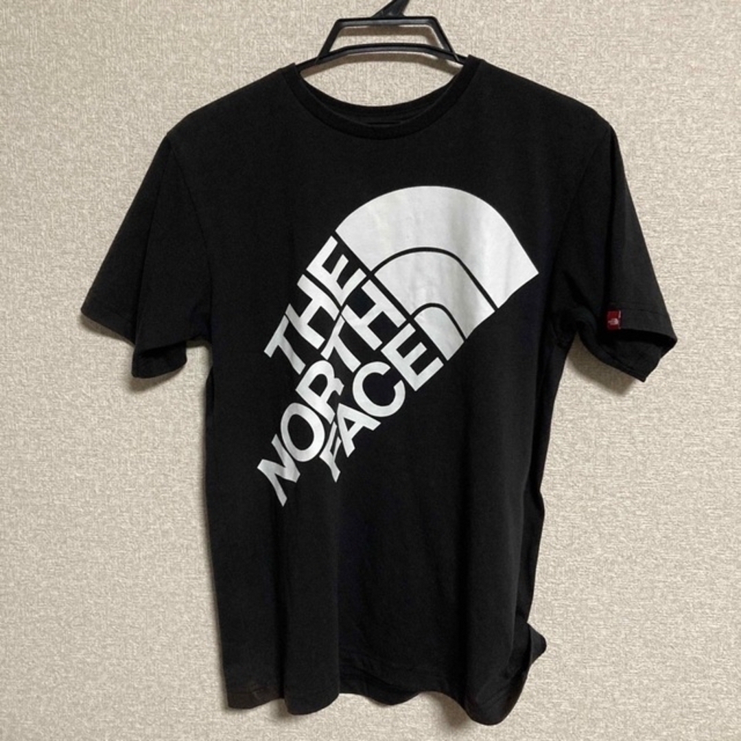 ノースフェイス　ティシャツ メンズのトップス(Tシャツ/カットソー(半袖/袖なし))の商品写真