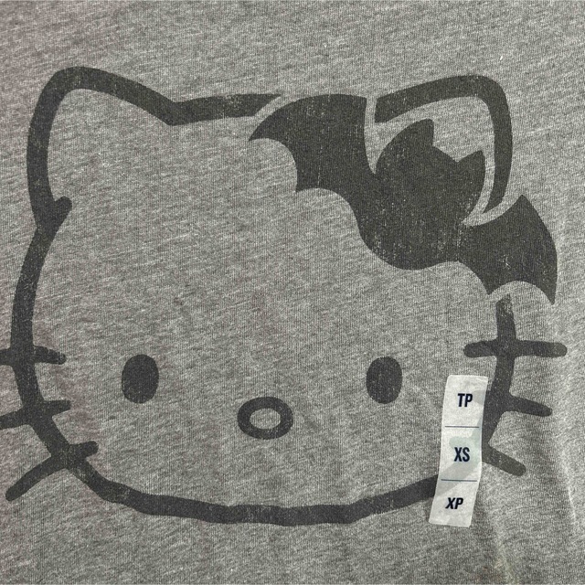 Old Navy(オールドネイビー)のオールドネイビー　ハローキティ　グレー　Tシャツ レディースのトップス(Tシャツ(半袖/袖なし))の商品写真