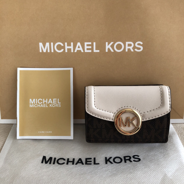 Michael Kors(マイケルコース)の新品 マイケルコース 定価28,600円 三つ折り財布 ライトクリーム レディースのファッション小物(財布)の商品写真