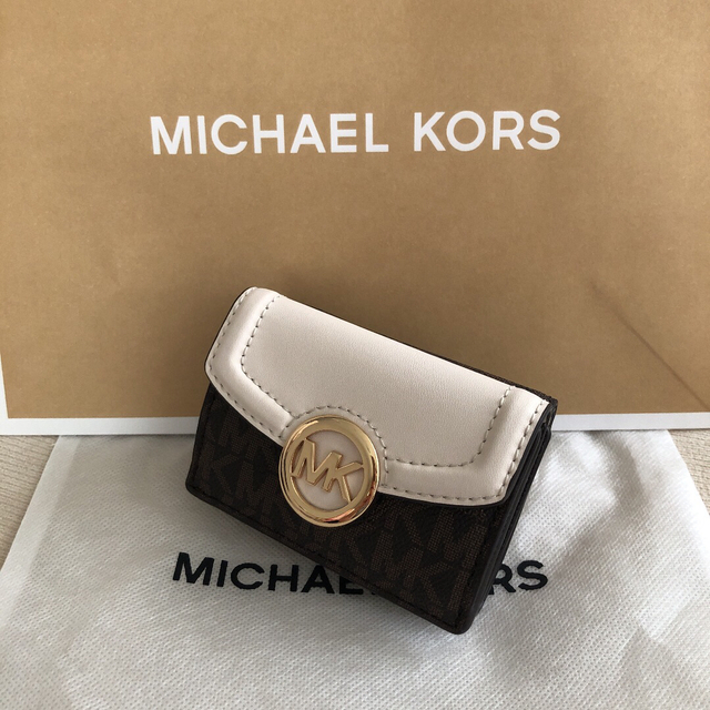 Michael Kors(マイケルコース)の新品 マイケルコース 定価28,600円 三つ折り財布 ライトクリーム レディースのファッション小物(財布)の商品写真