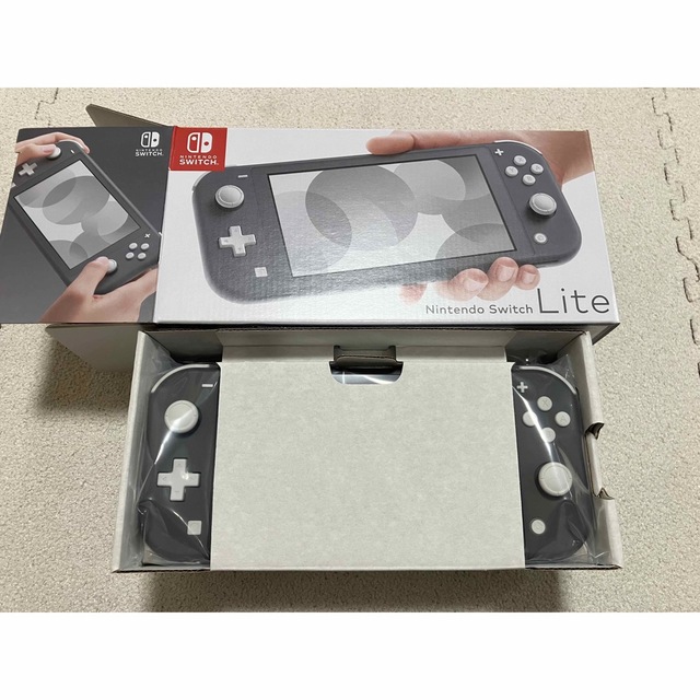 美品　ニンテンドースイッチ ライト　グレー　付属品全て有り 7