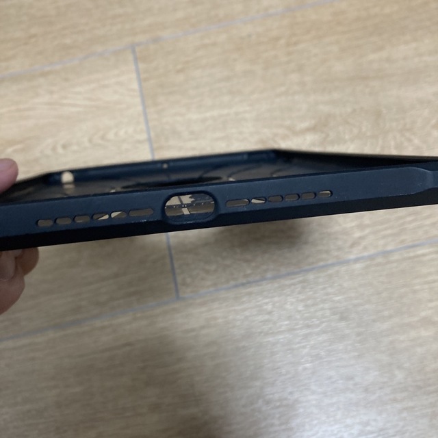 Spigen(シュピゲン)のspigen iPad 9.7 タブレットケース スマホ/家電/カメラのスマホアクセサリー(iPadケース)の商品写真