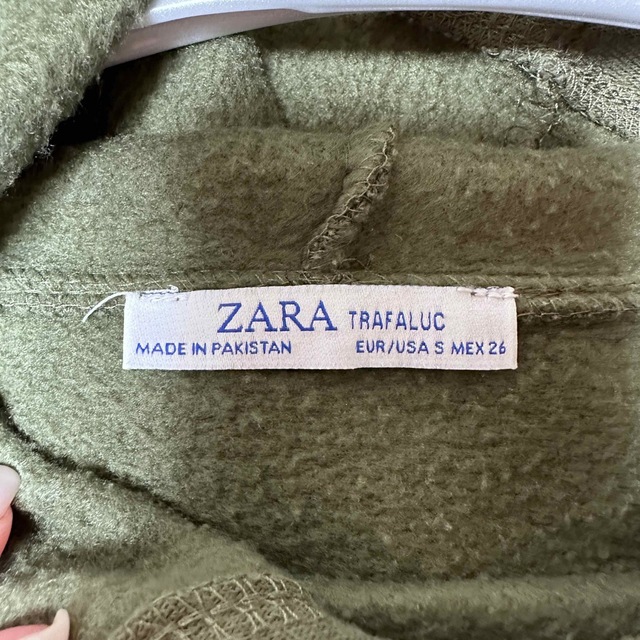 ZARA(ザラ)のZARA ザラ ビッグパーカー カーキ レディースのトップス(パーカー)の商品写真