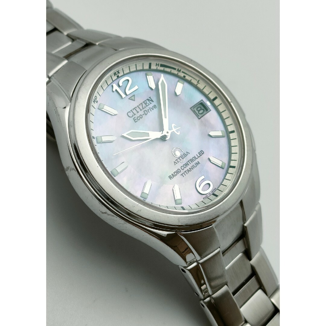 CITIZEN(シチズン)のレア物数量限定品　人気の白蝶貝文字盤　シチズン　アテッサ　電波ソーラー　チタン メンズの時計(腕時計(アナログ))の商品写真
